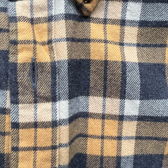 Men’s Land’s End Flannel Shirt in grey and yellow - Picture 9 of 9